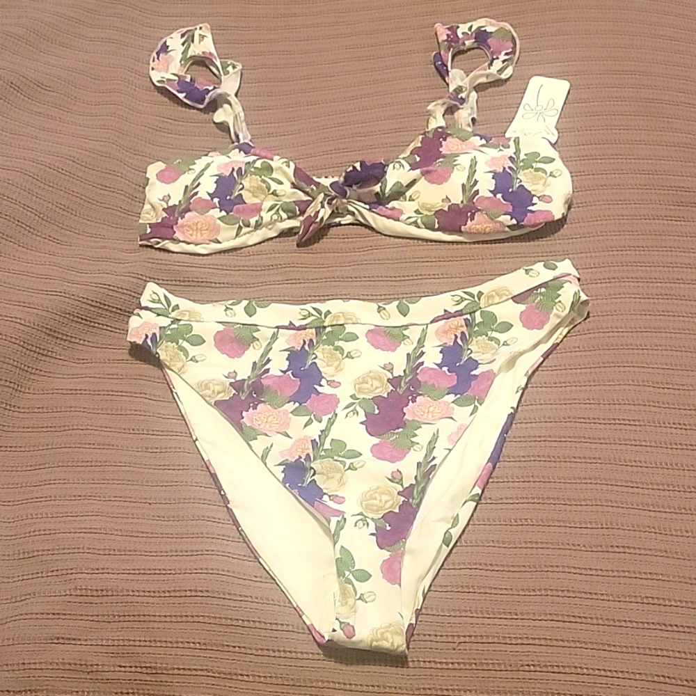 NWT DIPPIN DAISY'S TWO PIECE BATHING SUIT XL BOTTOMS AND  LARGE TOP